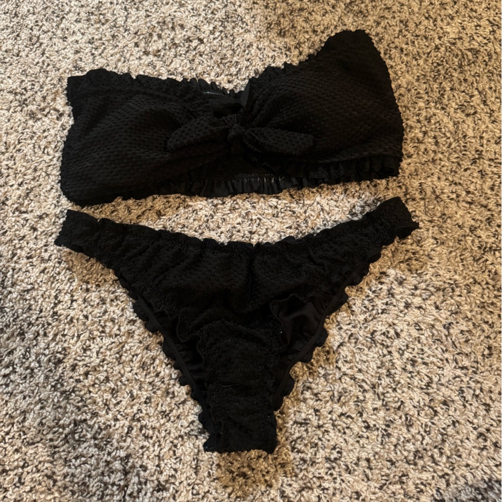 SHEIN Black Ruffled Bikini Set
